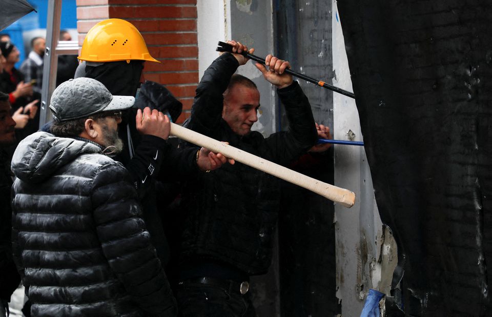 Protesta e 8 janarit në PD, jepen masat për 34 të arrestuarit