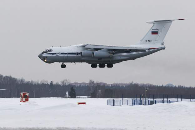 Ukraina: Rrëzuam avionin ushtarak rus me qindra trupa, po zbarkonte në Kiev