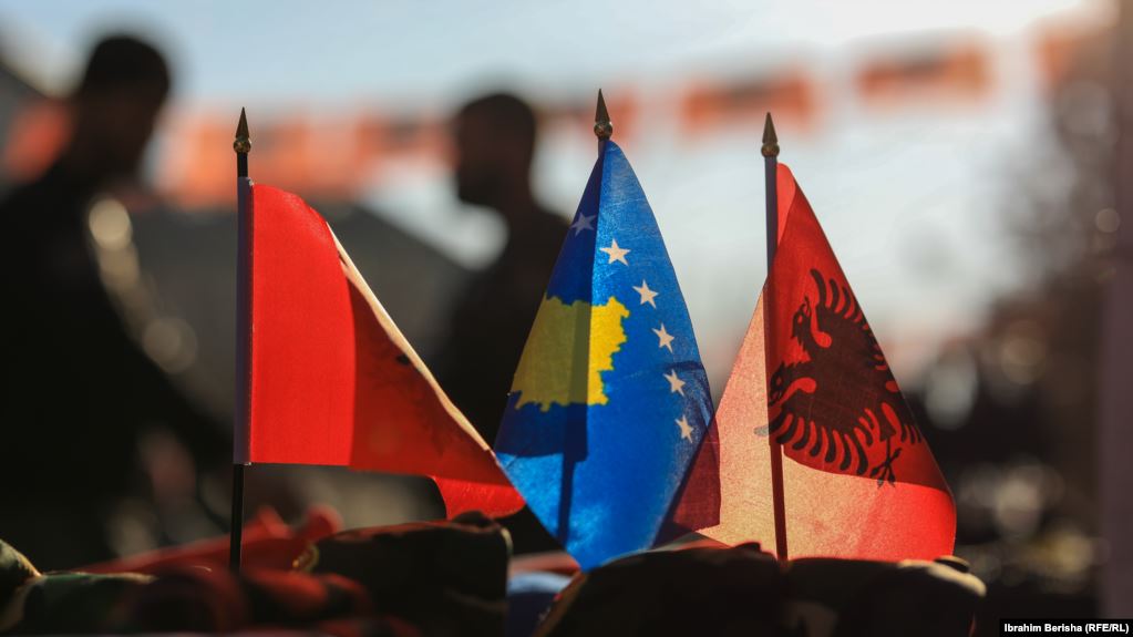 Këshilli i Ambasadorëve Shqiptarë: Gëzuar ditën e Pavarësisë Kosovë e dashur