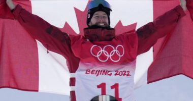 Para tre vitesh luftonte me kancerin, sot fiton medaljen e artë në Lojërat Olimpike Dimërore