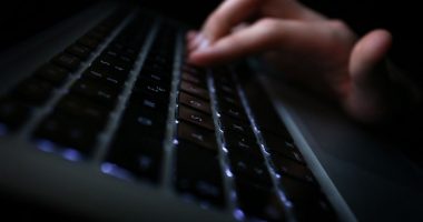 Një teknik IT burgoset për hakmarrje kibernetike ndaj punëdhënësëve që e pushuan nga puna