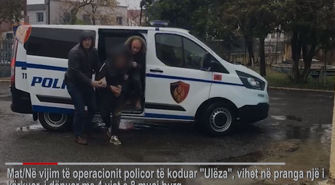 “Mbushën” Ulëzën me drogë, kapet 32 vjeçari, në 2019 iu arrestuan shokët