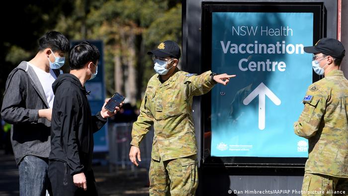 Australia hap kufijtë për të vaksinuarit