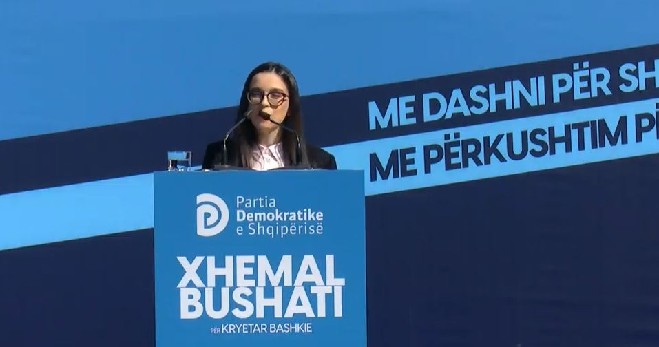 Basha çeli fushatën në Shkodër, flet e bija e kandidatit demokrat: Moment kritik, shikoni përreth