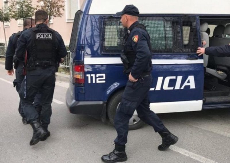 Iu zbulua laborator droge në Lushnje, arrestohet 46-vjeçari në Tiranë