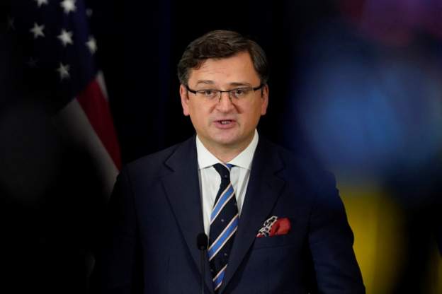 Ministri i jashtëm i Ukrainës thotë se SHBA premtoi më shumë armë