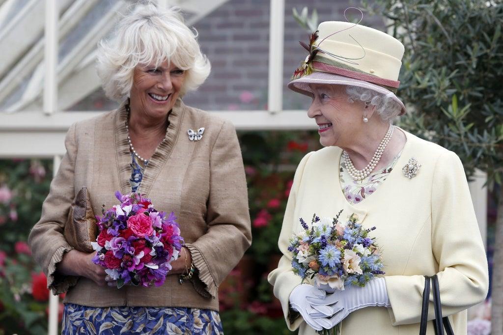 Elizabeth jep dritën jeshile, Camilla do të bëhet mbretëreshë