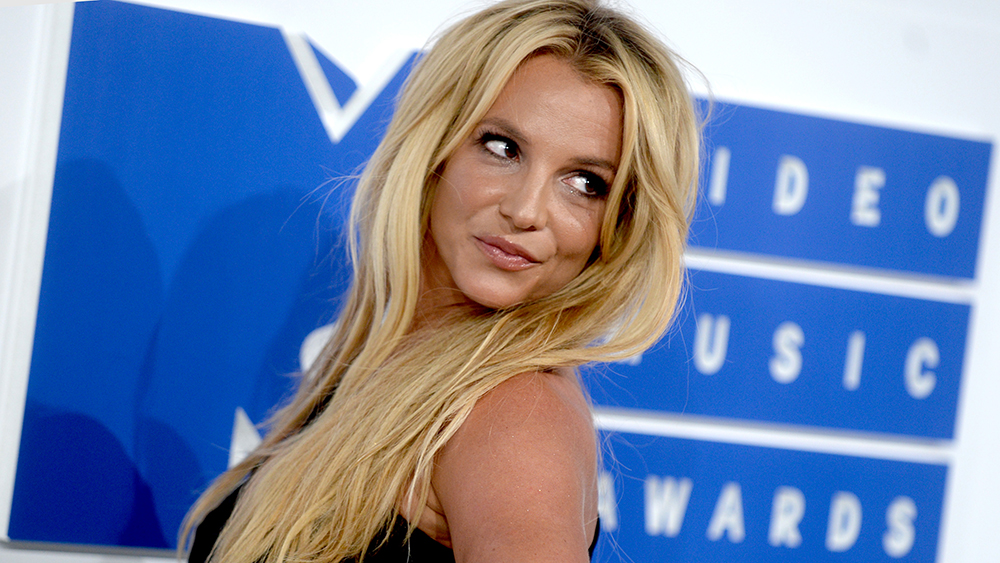 Britney Spears provokon fansat për Krishtlindje, poston videon “e nxehtë” nga dushi