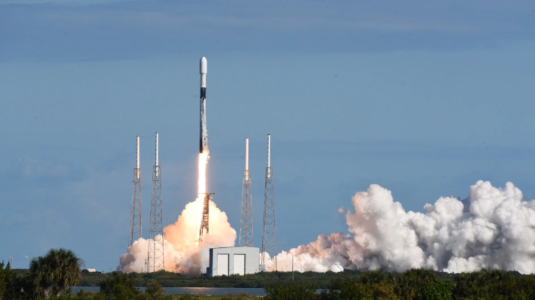 NASA, e shqetësuar për planin e Elon Musk për vendosjen e 30 mijë satelitëve në hapësirë