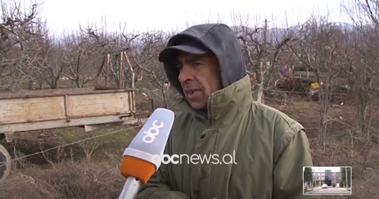 3 km rrugë mbajnë “peng” Zvirinën prej 4 vitesh, banorët: Na mbetën prodhimet stok