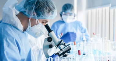 Studimi: Omicron shkakton më pak dëme në mushkëri sesa Delta