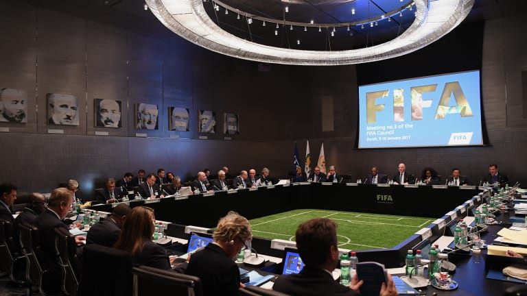 FIFA takim me shoqatat e agjenteve, diskutohen rregulla të reja