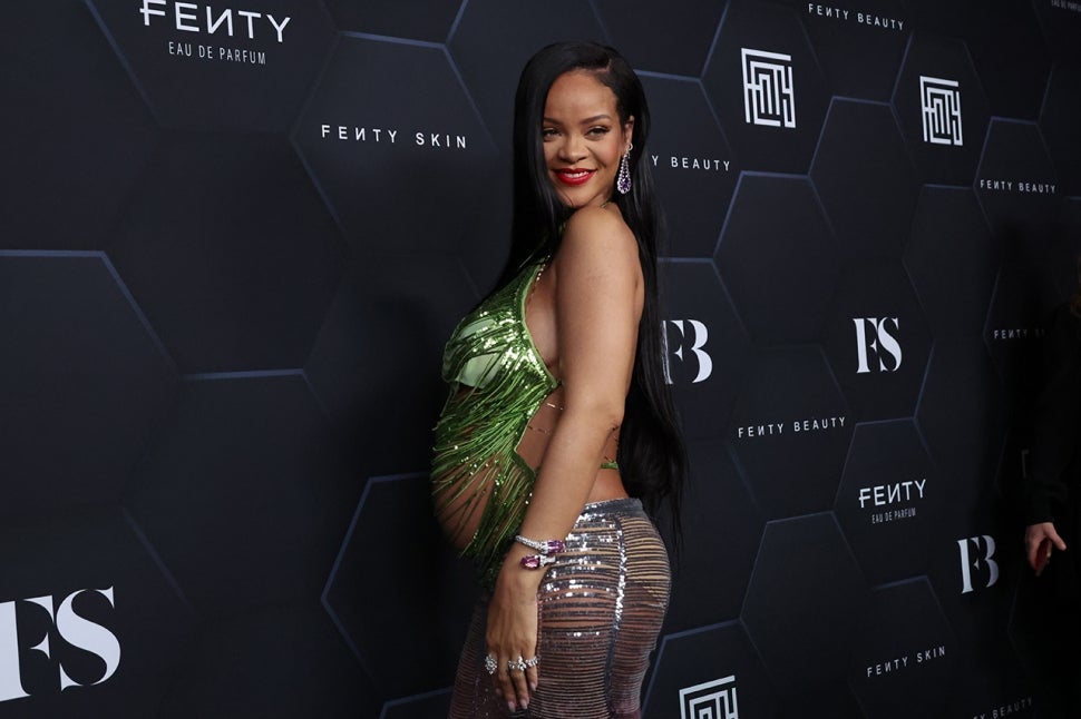 Rihanna tregon produktin që nuk duhet ta largoni në shtatzëni