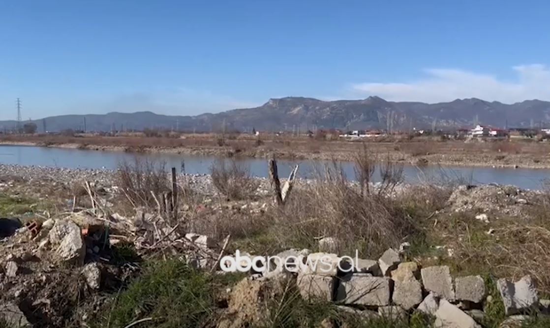 Përmbytjet, mungojnë argjinaturat në lumin Shkumbin