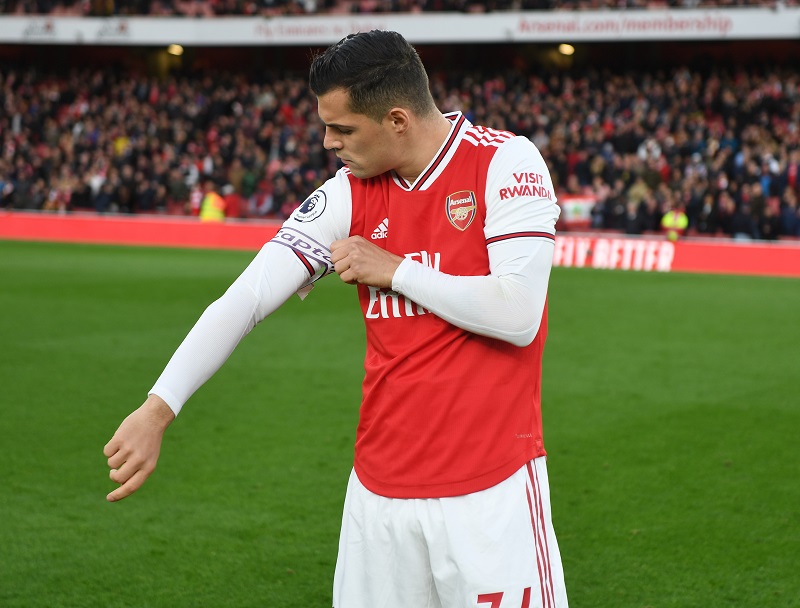 Arteta tregon pse Xhaka refuzoi shiritin e kapitenit