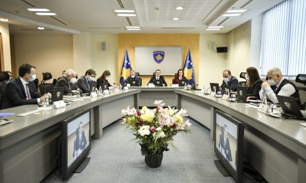 Masat e reja anti-Covid që pritet të miratohen sot në mbledhjen e Qeverisë në Kosovë