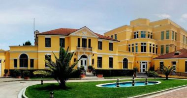 Ambasada Amerikane në Tiranë: SHBA dhuroi pajisje sigurie për të forcuar rrjetet kibernetike shqiptare