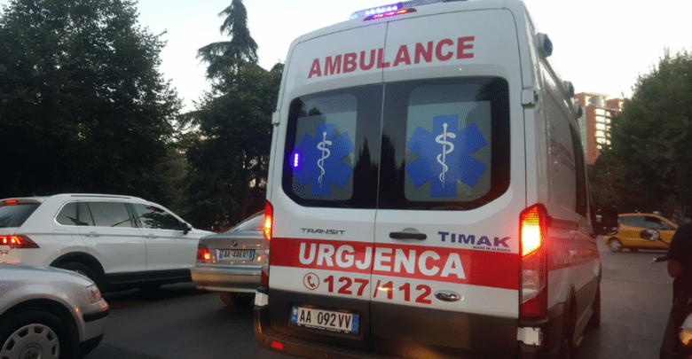 Tragjedi në Tiranë, fëmija bie nga kati i pestë dhe humb jetën