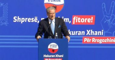 Berisha në Rrogozhinë, sulmon kandidatin e PD: Kopje e Bashës, kanë marrë logon peng