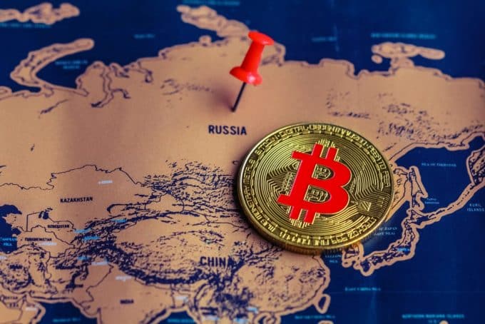 Çmimi i Bitcoin bie pasi Rusia sulmon Ukrainën