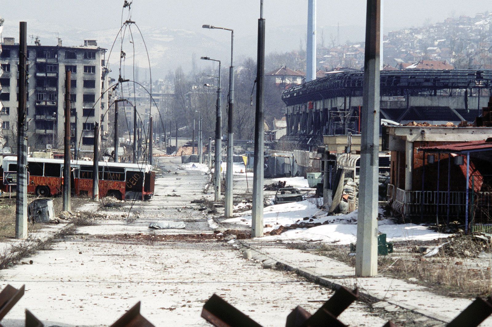 Mes lotëve dhe kujtimeve të tmerrshme, në Bosnje i tremben rikthimit të luftës