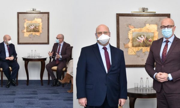 Ambasadori amerikan takon Rakiçin: Rikonfirmuan përkushtimin për një Kosovë të pavarur