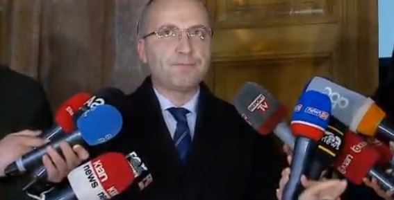 “Kushtetuesja” shtyu seancën për Metën, Dervishaj: Presidenti nuk shkarkohet