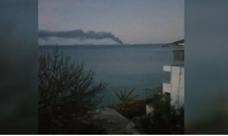 VIDEO kur trageti shkrumbohet nga flakët, u rrezikuan 237 pasagjerë, tymi “pushton” dhe zonën shqiptare