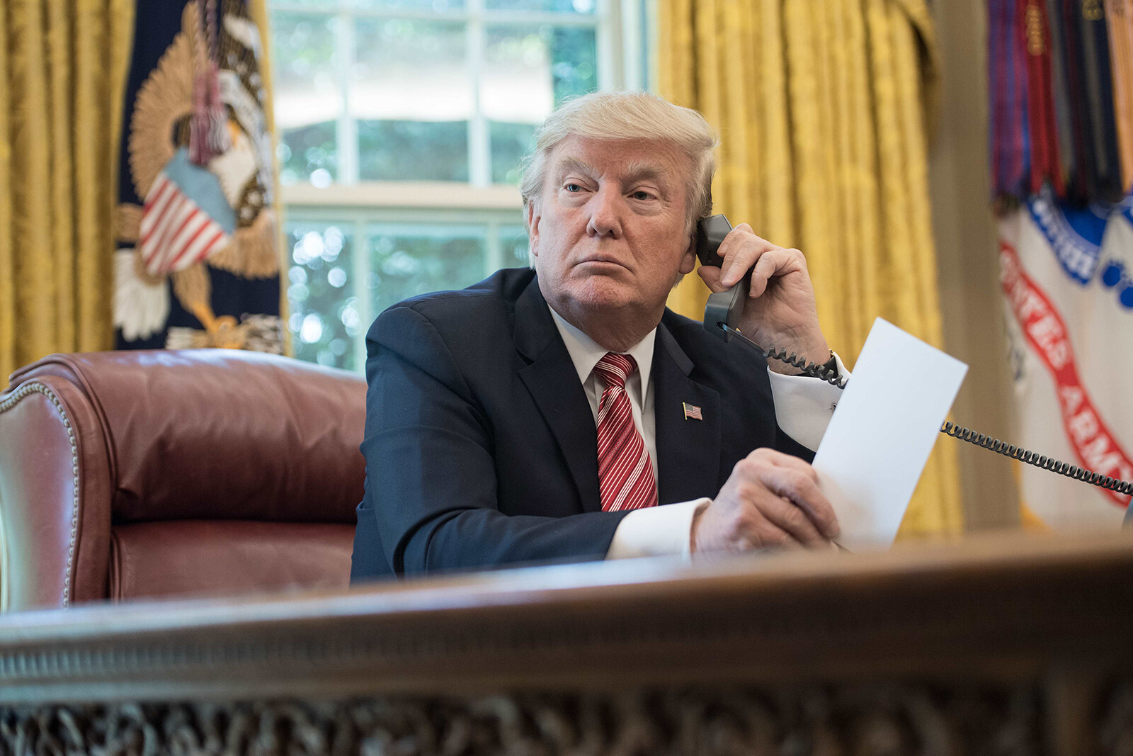 Bisedat telefonike të paregjistruara të Trump po pengojnë hetimet e 6 janarit