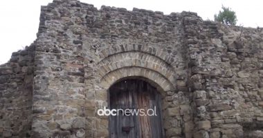 Kalaja e Ishmit e shkatërruar, varri i Ibrahim Kodrës ka nisur të dëmtohet