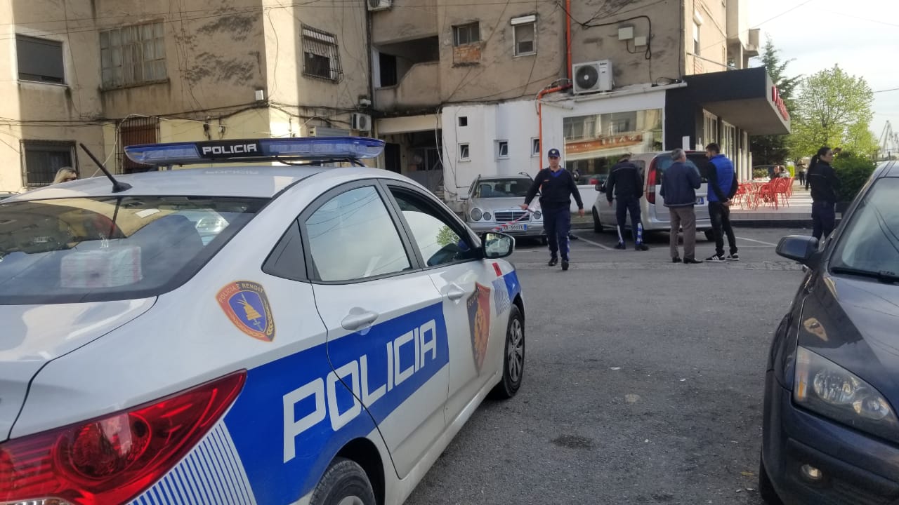 Rrëmbeu me forcë ish-gruan dhe e futi në makinë, arrestohet 33 vjeçari në Durrës