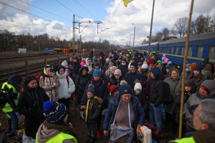 I ikin luftës, mbi 500 mijë ukrainas kanë kërkuar azil në vendet fqinje  