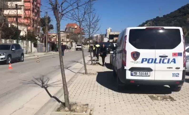 Policia blindon Vlorën, kontrolle e postoblloqe në të gjithë qytetin