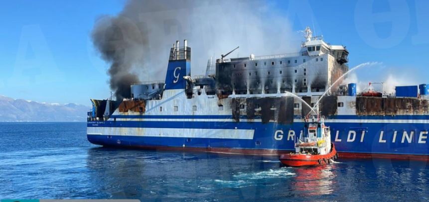 Zjarr në anijen në Korfuz, 5 nga të zhdukurit janë gjetur të gjallë, 2 nxirren jashtë