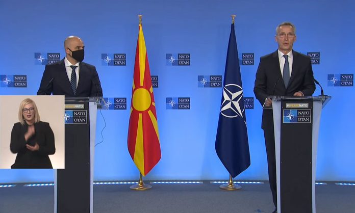 Stoltenberg: Po e shqyrtojmë vendosjen e njësive shtesë të NATO-s në pjesën juglindore të Aleancës