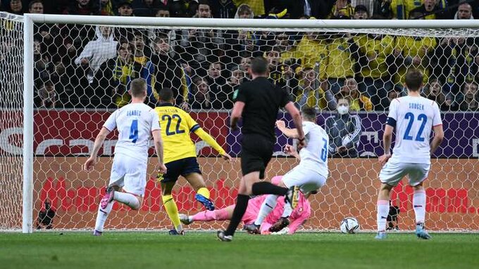 Suedia i falet Quaison, mposht Republikën Çeke pas 120 minutash dhe kalon në finale