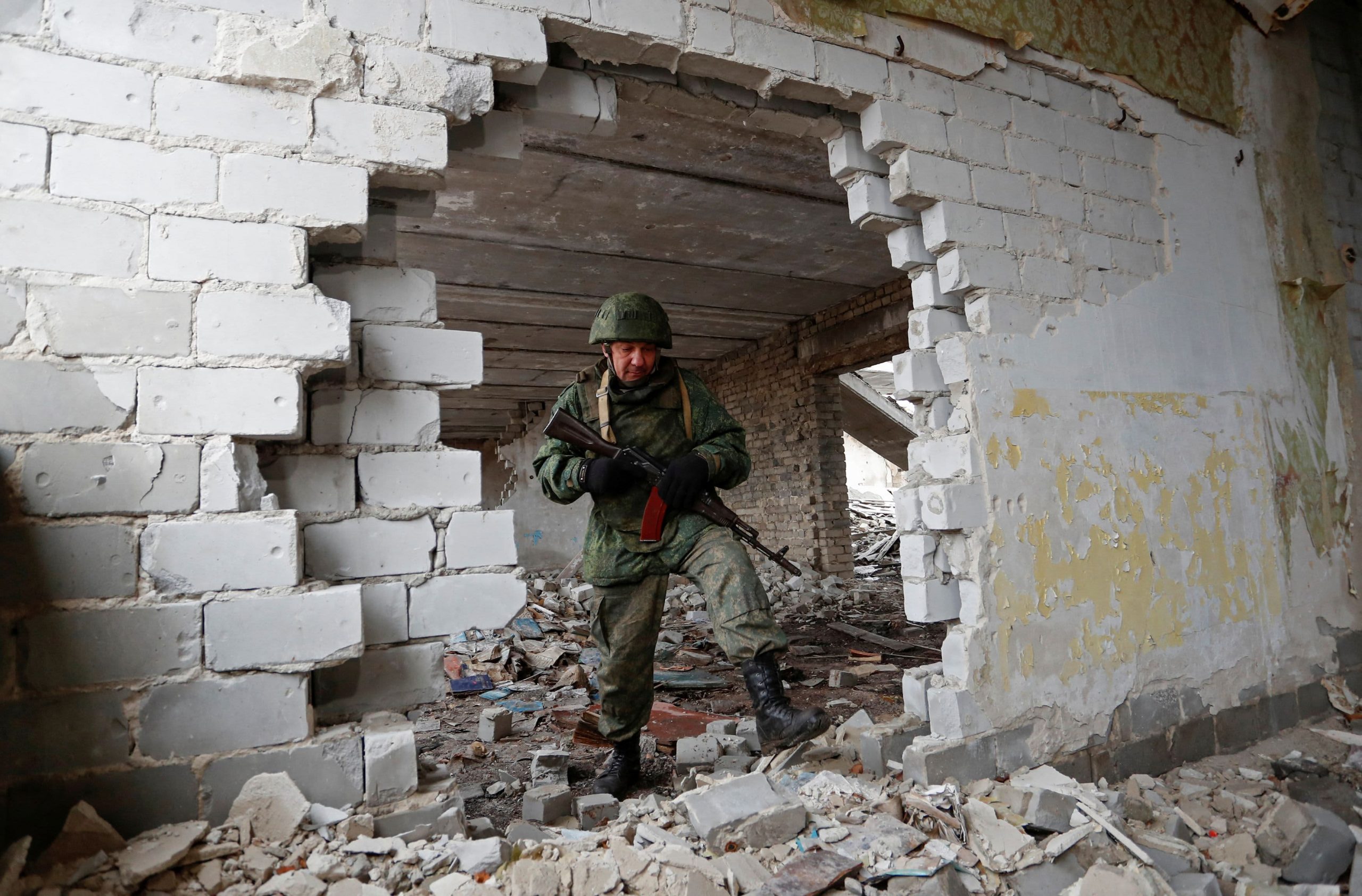 Forcat ruse sulmojnë Luhansk, 2 viktima dhe dy fëmijë në gjendje kritike