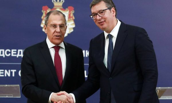 Rusia lavdëron Serbinë për refuzim të sanksioneve: Jemi të sigurt se ata do të vazhdojnë të marrin vendime të mençura