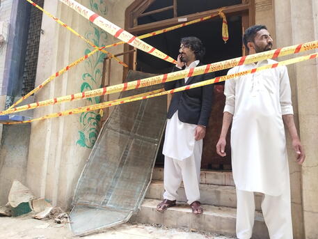 Shpërthim në një xhami në Pakistan, humbin jetën 30 persona, plagosen 56 të tjerë