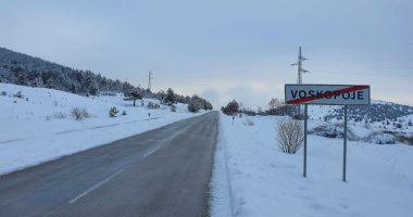 Shi dhe dëborë në të gjithë vendin, ARRSH apel shoferëve: Në këtë aks përdorni zinxhirë