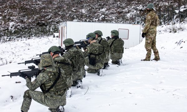 Forcat Speciale të ushtrisë amerikane trajnojnë pjesëtarët e FSK-së në Prishtinë