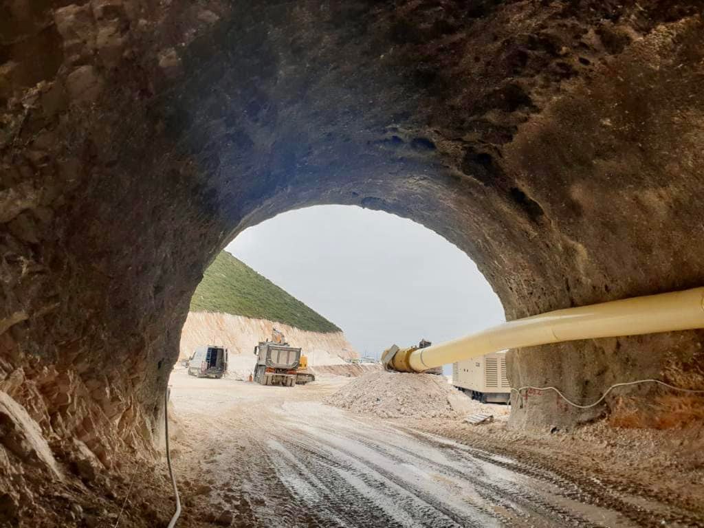 Rama: Si po shkon ecuria e punimeve në tunelin e Llogarasë