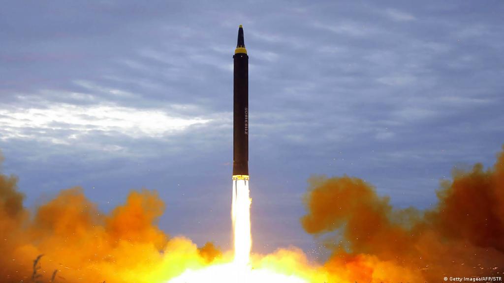 Testi më madhor që nga viti 2017, Koreja e Veriut lëshon një raketë balistike ndërkontinentale