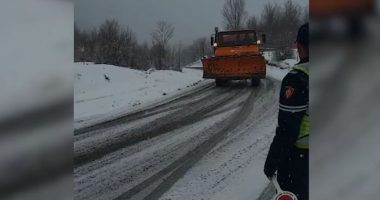 Moti i keq vështirëson qarkullimin në bypass-in e rrugës së Arbrit, policia apel: Bëni kujdes