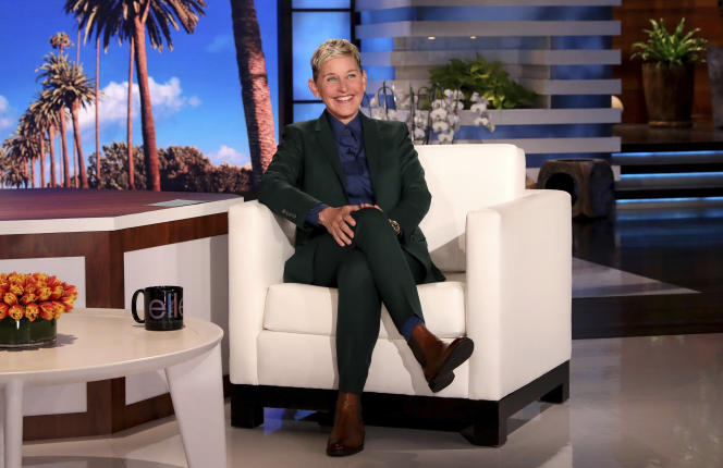 “Ellen DeGeneres Show” po i vjen fundi, prezantuesja e famshme do të dhurojë 2 milionë dollarë për stafin