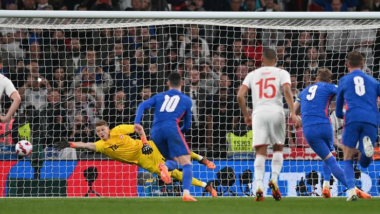 Anglia nuk fal Xhakën dhe Shaqirin, mposht Zvicrën në “Wembley”