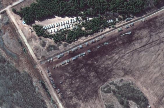 Rusia dislokon trupa në Bjellorusinë jugore, 30 km larg nga kufiri me Ukrainën