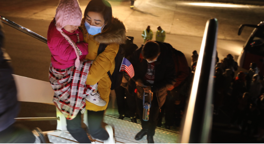 The first plane with Afghans flies from Albania to the USA