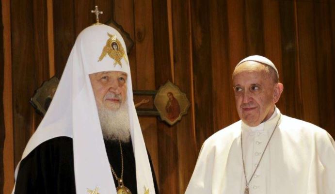 Lufta në Ukrainë, Papa Françesku bisedon me patriarkun rus