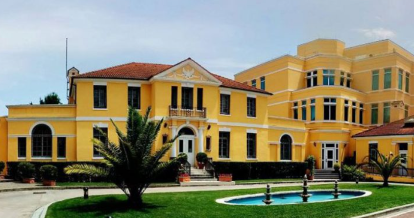 US extends visas for Albanians